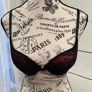 Wonderbra size 34A elegant Black and Red Lace  bra, EUC